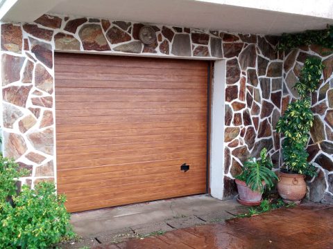 sam-puerta-seccional-imitacion-madera- (1)